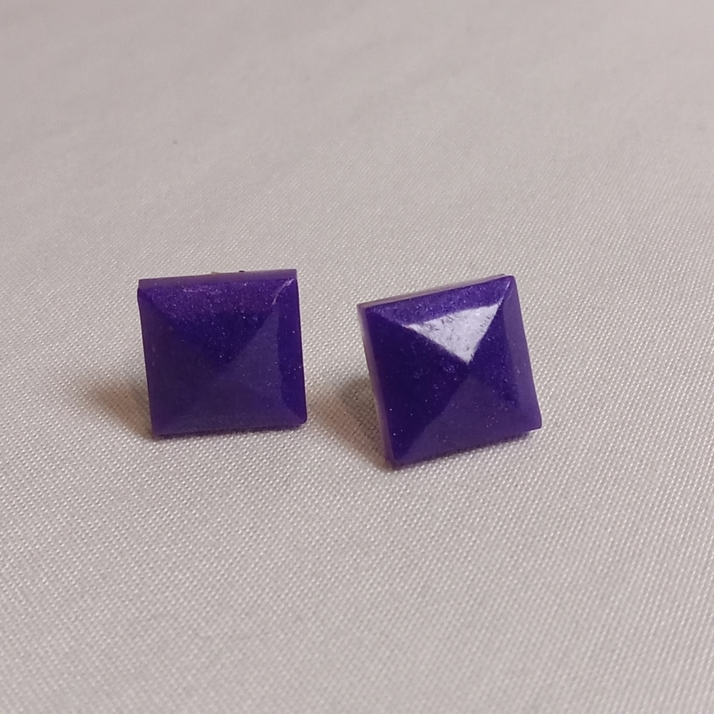 5/$25 Hand Crafted Violet Pyramid Earrings